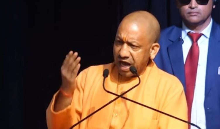 Uttar Pradesh Chief Minister Yogi Adityanath transferring ₹3350 crore DBT funds to 27 lakh students under scholarship and welfare schemes in Lucknow