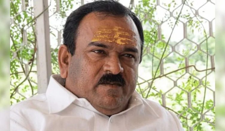 Police investigation into Nashik fraud case involving Ashok Kharat and fake bank accounts in rural credit society