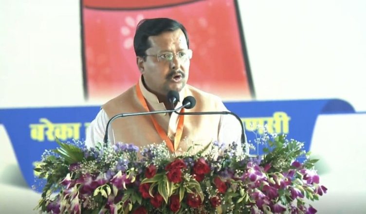 BJP leader Nitin Nabin addressing a women’s empowerment event in Varanasi highlighting government schemes for women under Prime Minister Narendra Modi