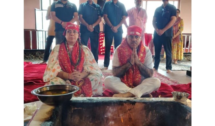 Tarun Chugh offering prayers at Mata Vaishno Devi shrine in Jammu